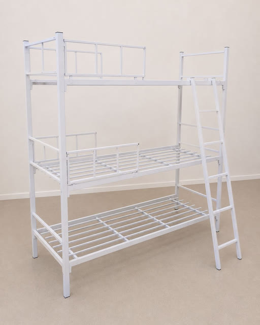 Treliche de aço branco com três camas